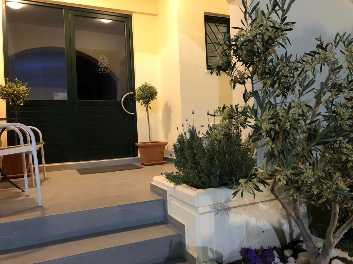 Lefka Apartment Parigoria